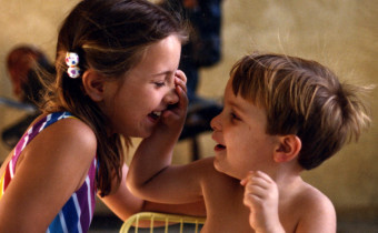 Воспитатель в Югре приговорен к работам за жестокое обращение с детьми