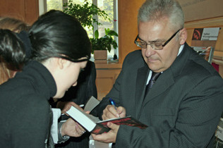 Потерпевшие всех стран объединятся!