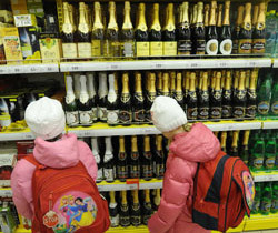 Рюмка за папу, рюмка за маму…