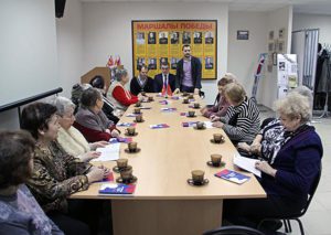 Исполнительный директор Фонда поддержки пострадавших от преступлений Матвей Гончаров, открывая встречу с пенсионерами посёлка Воскресенское, призвал к бдительности